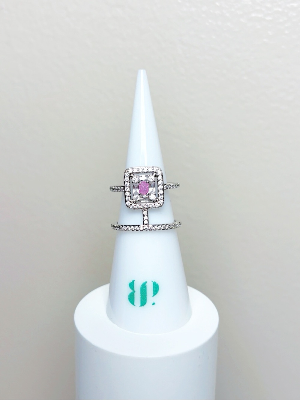 New Bomb Party The Glow Getter Ring Size 6 RG84879